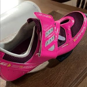 Garneau cycling shoes with clips